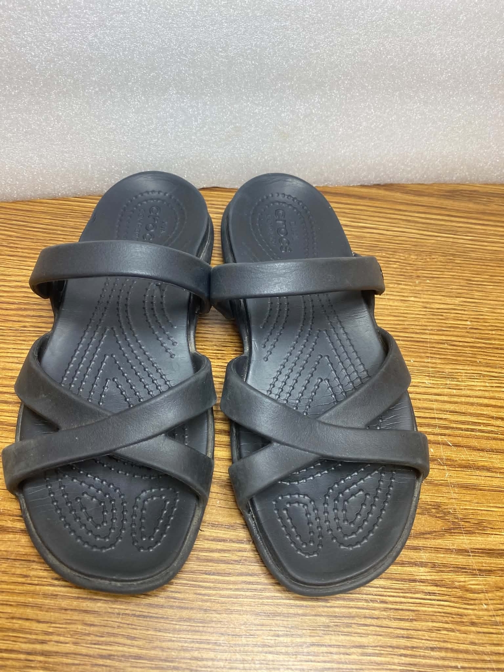 Crocs Dual Comfort Women’s Slip On Black Cross Band Sandals Slide Size 6M